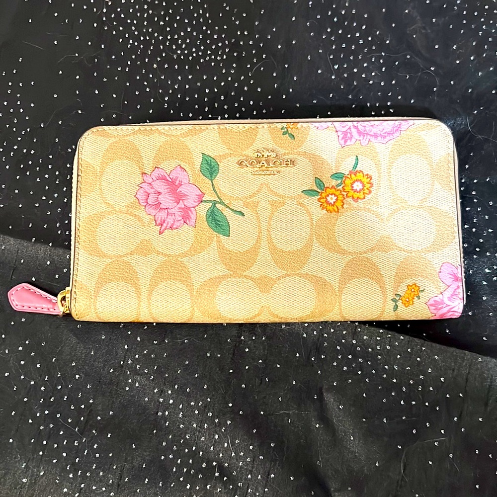 Coach Classic pattern with floral flowers, Never Used!